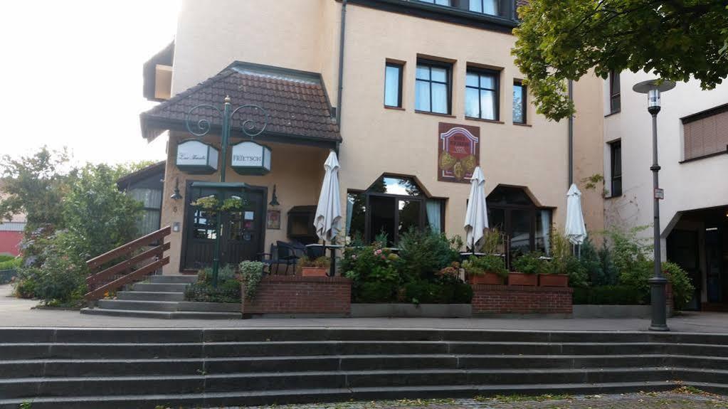 Hotel Zur Traube Moglingen Экстерьер фото