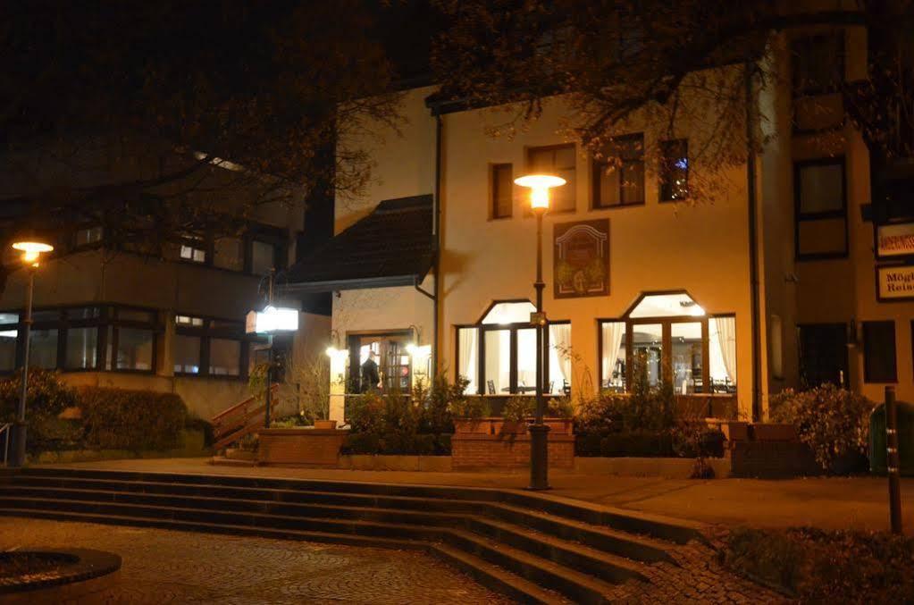 Hotel Zur Traube Moglingen Экстерьер фото