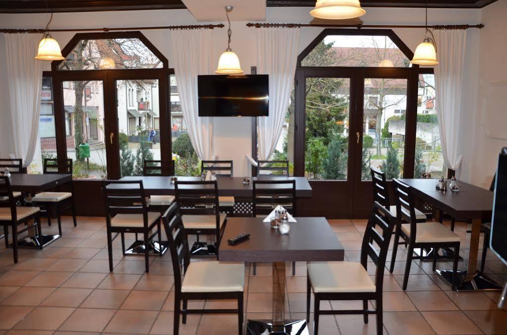 Hotel Zur Traube Moglingen Экстерьер фото