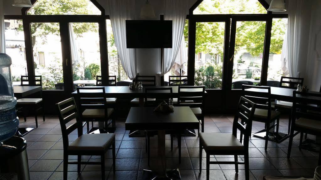 Hotel Zur Traube Moglingen Экстерьер фото