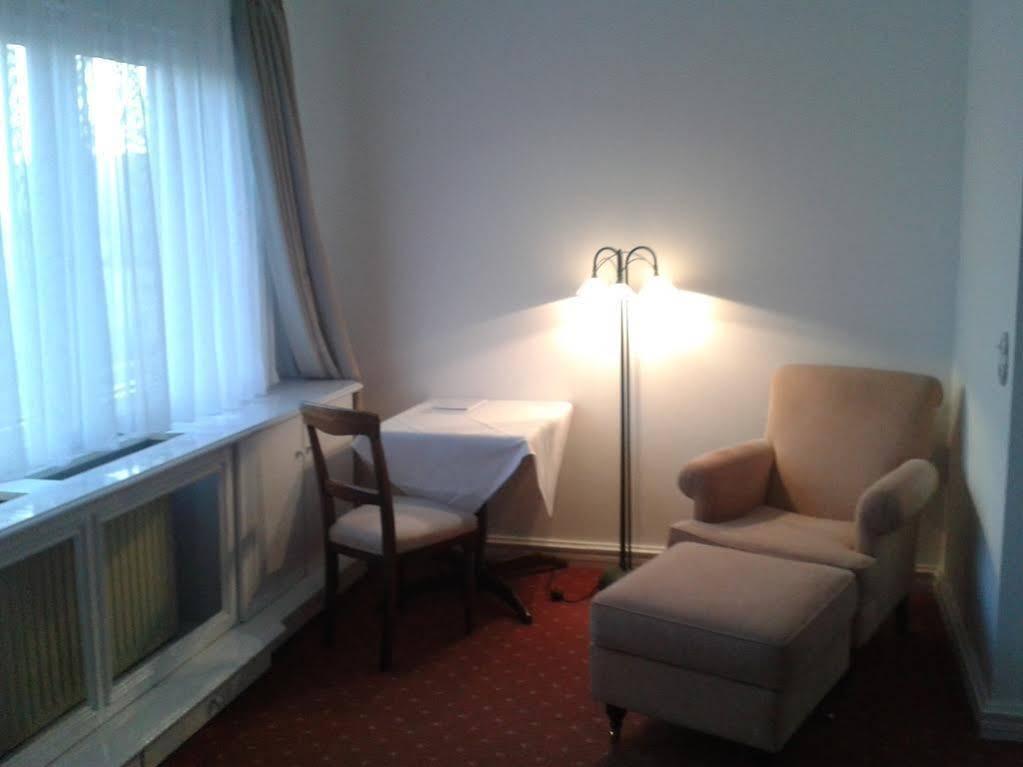 Hotel Zur Traube Moglingen Экстерьер фото